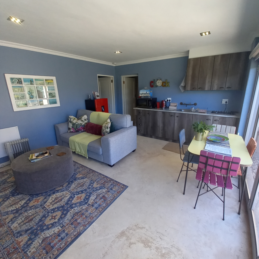 6 Bedroom Property for Sale in Middedorp Western Cape